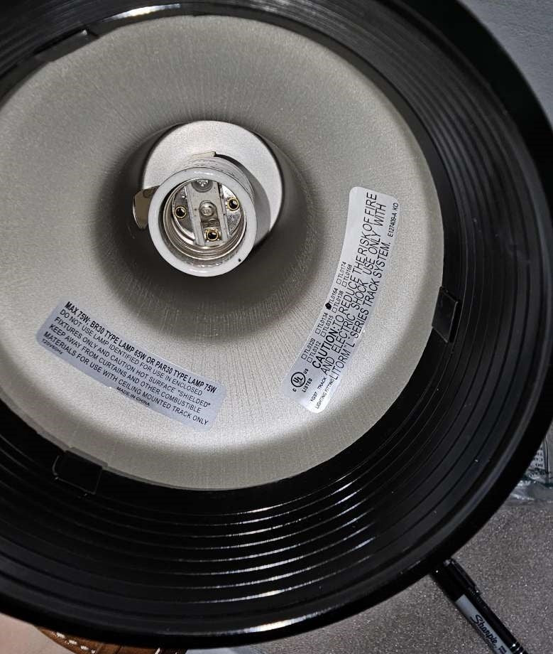 Sunset Lighting 4-FT Track with 4 Step Cylinder Heads TF2920-80