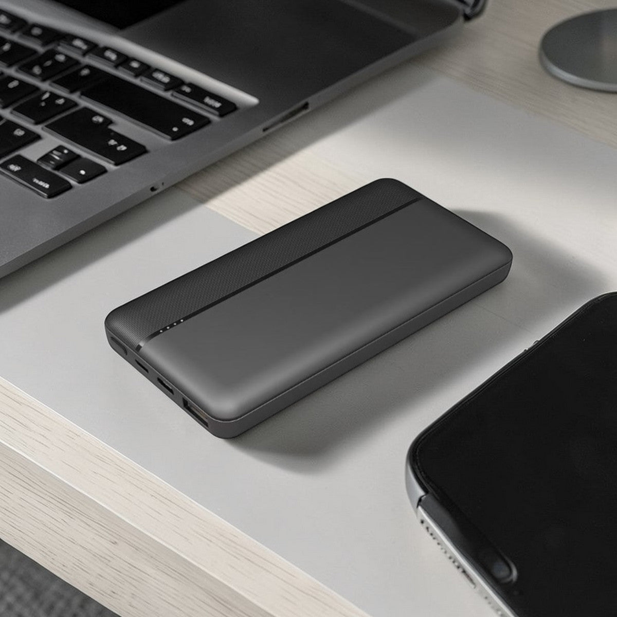 iHome Dual Port Portable Power Hub with 20W USB-C Black 2IHPP2269B7L2