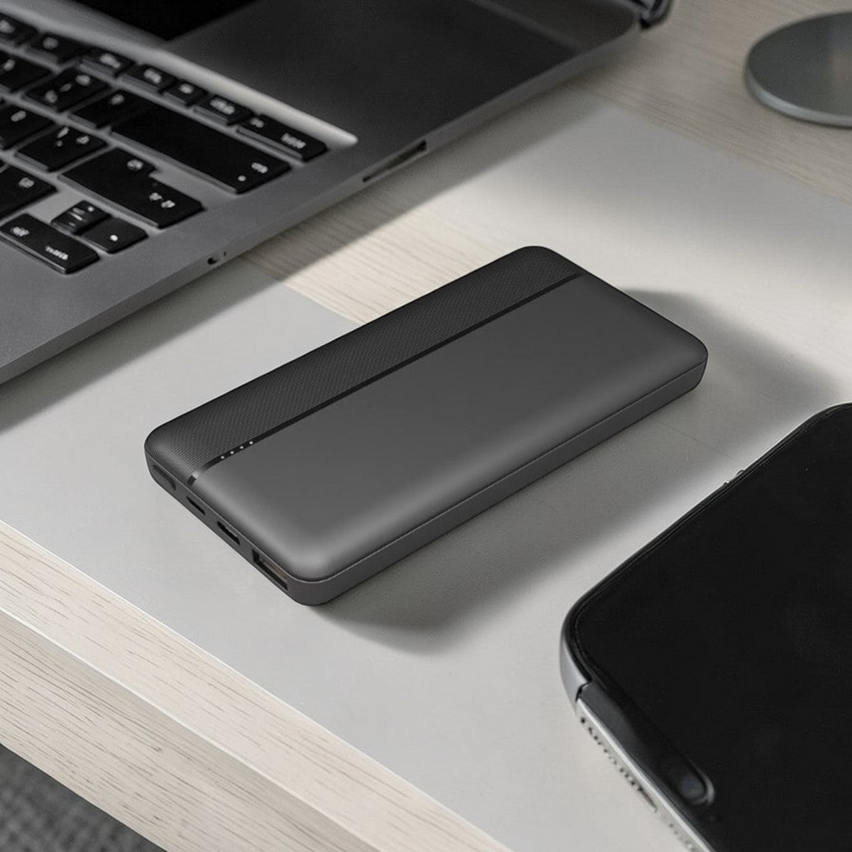 iHome Dual Port Portable Power Hub with 20W USB-C Black 2IHPP2269B7L2