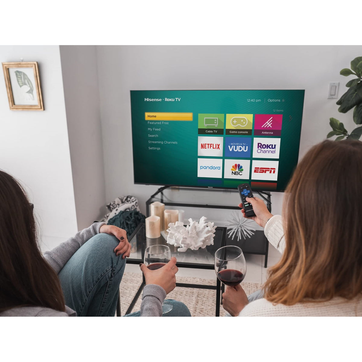 Hisense 43" Class 4K UHD LED LCD Smart Roku TV HDR R6 Series 43R6E4