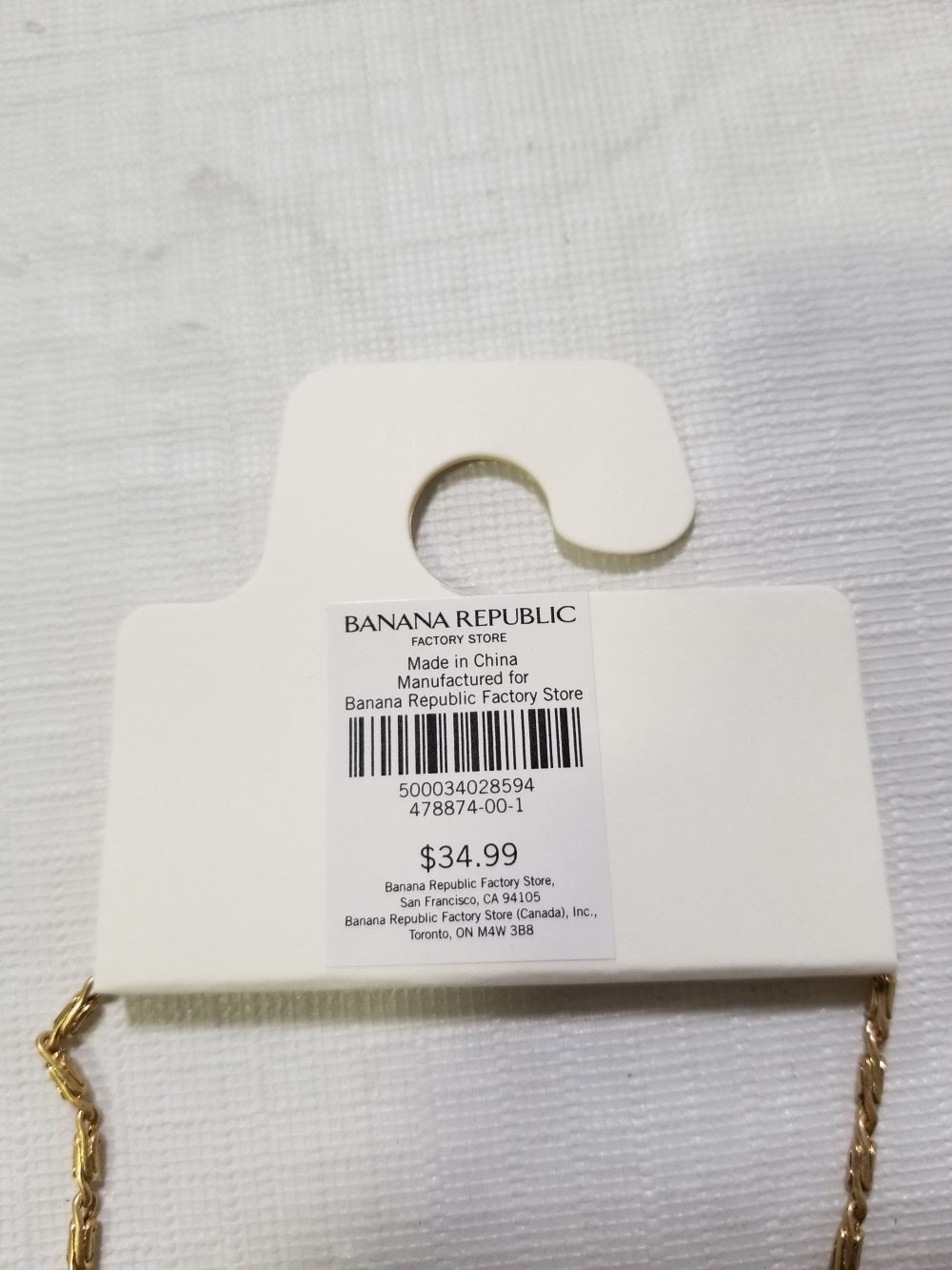 CHAIN WITH DOUBLE V PENDANT