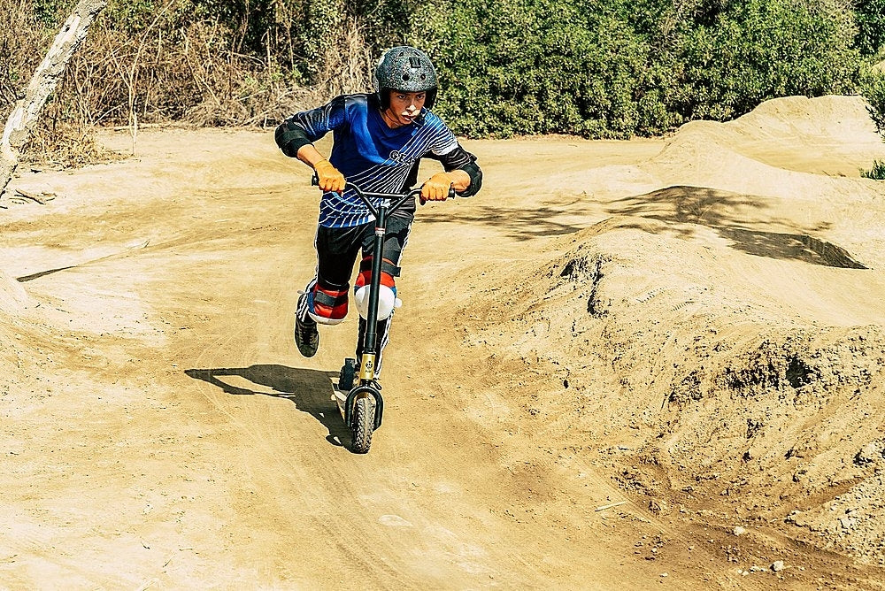 Swagtron Kr1 All-terrain Dirt Kick Scooter Yellow Up to 230 lbs. 99911-8