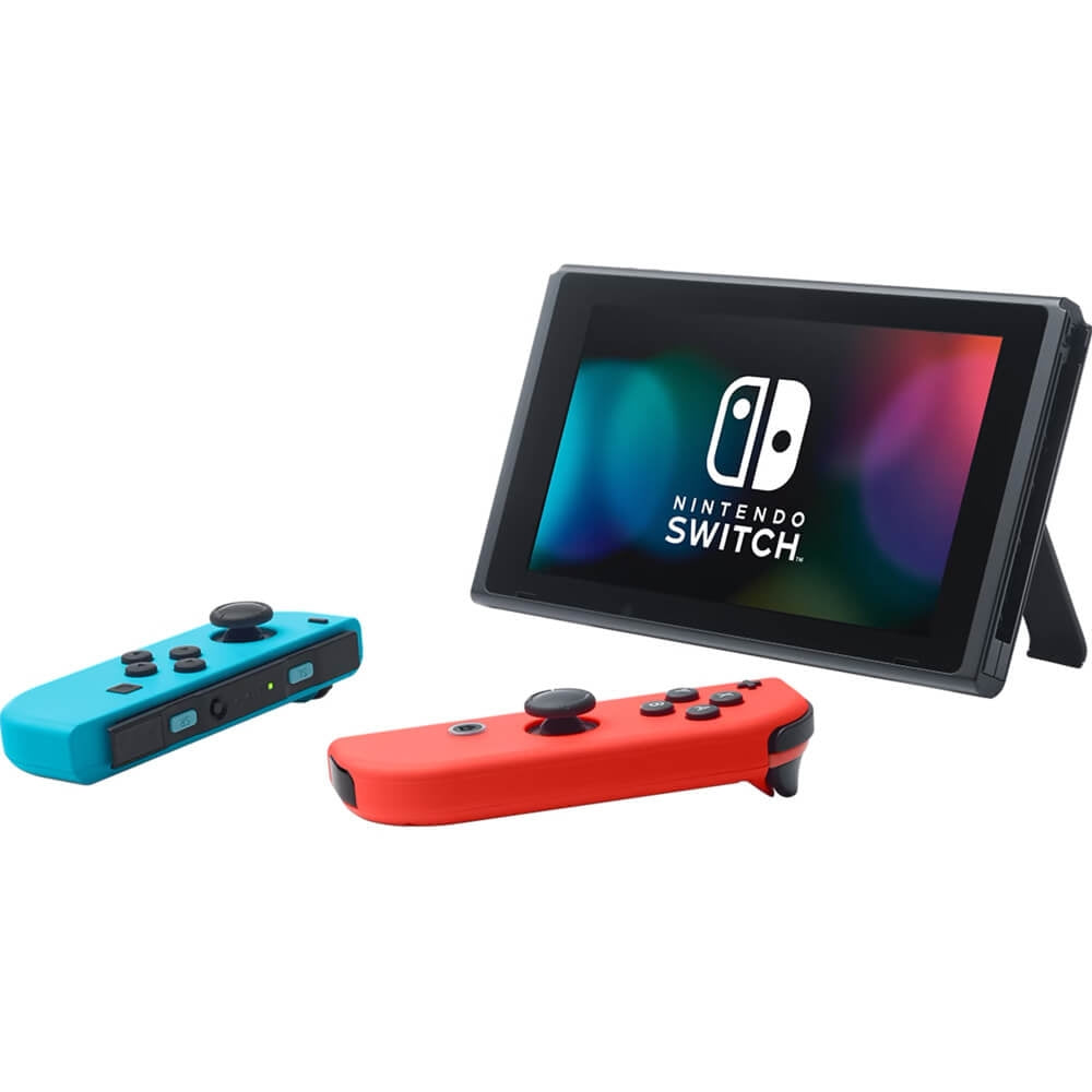 Nintendo Switch: Mario Kart 8 Deluxe Bundle 6.2” screen, Joy-Con controllers