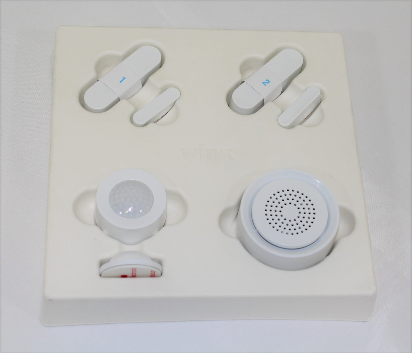 Z-Wave Sensors: Door Window x2, Motion x1, Siren x1 works w/ Samsung SmartThings Hub