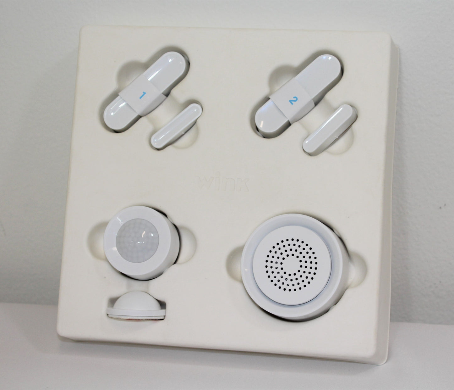 Z-Wave Sensors: Door Window x2, Motion x1, Siren x1 works w/ Samsung SmartThings Hub