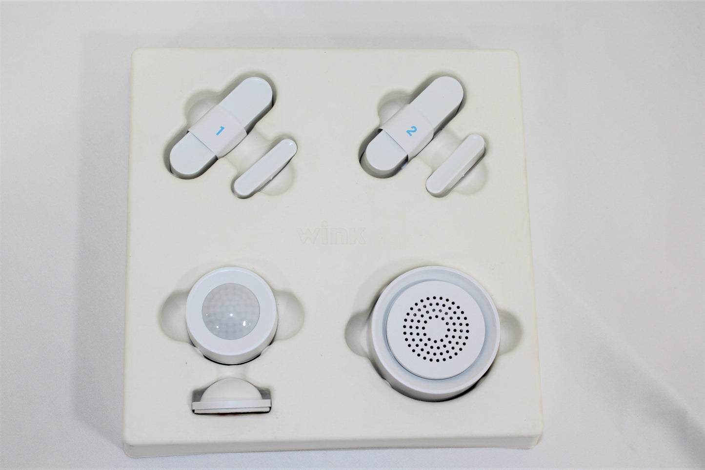 Z-Wave Sensors: Door Window x2, Motion x1, Siren x1 works w/ Samsung SmartThings Hub