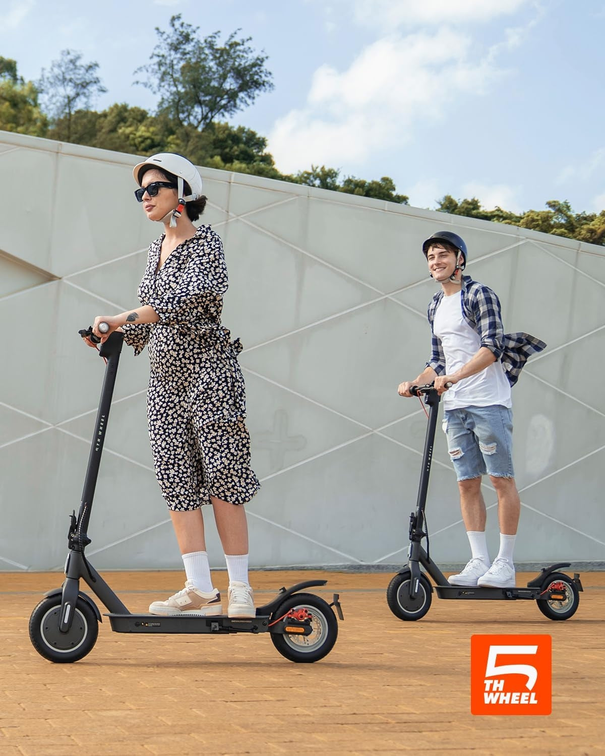 5TH WHEEL V30PRO Electric Scooter - 350W Motor, 18 mph, 20 Mile Range, 265 lbs. Capacity
