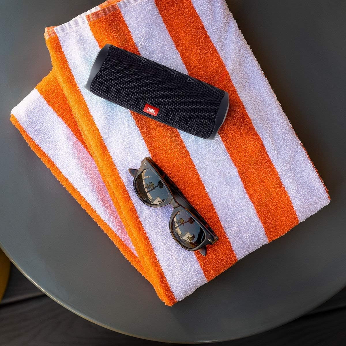 JBL Flip 5 Waterproof Portable Bluetooth Speaker - Black JBLFLIP5BLKAM