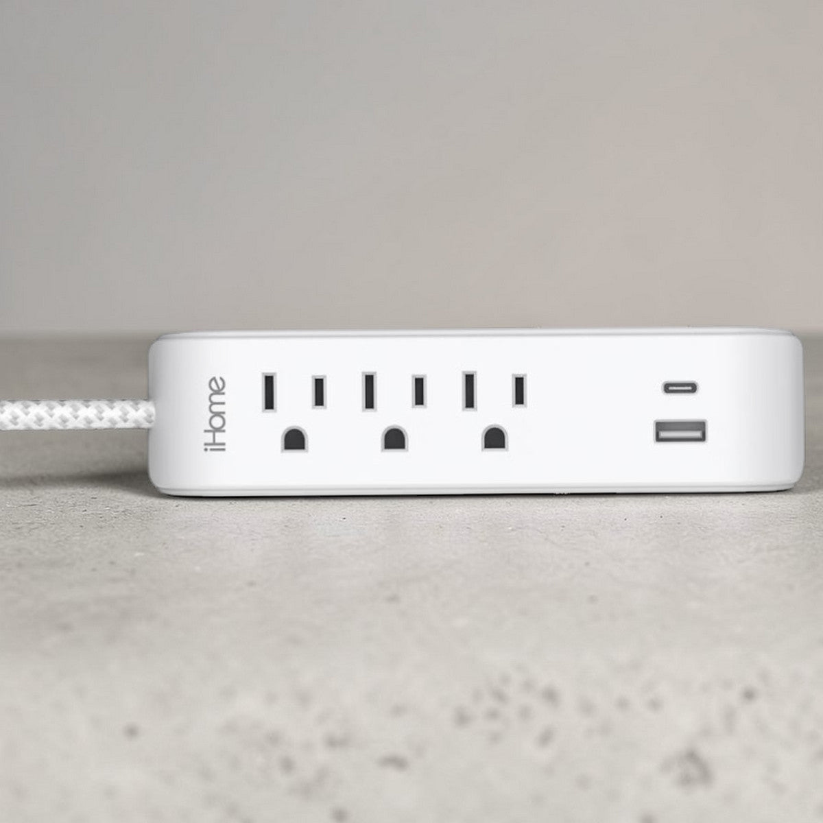 iHome Power Strip with USB and Cord - White 2IHAC2268W0L2