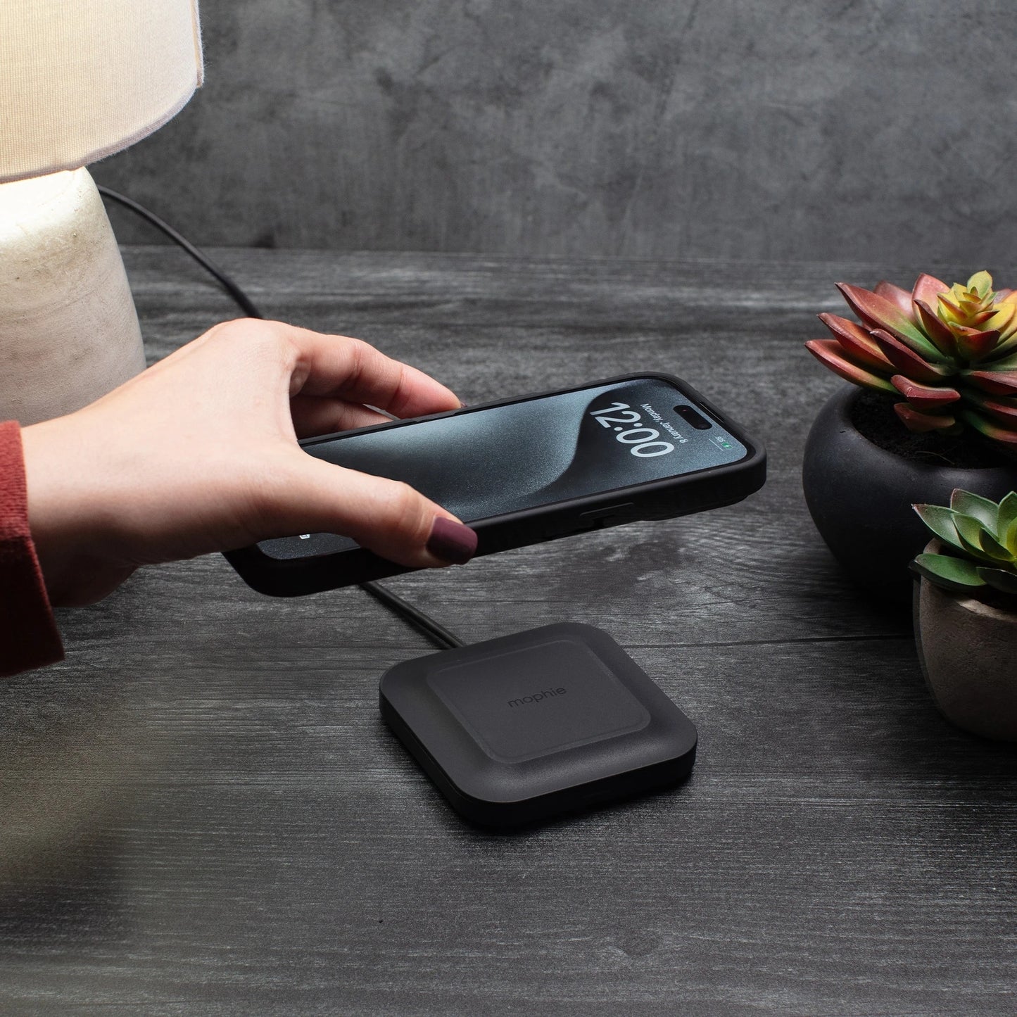 Mophie Wireless Charge base 15W - Black, w/ 20W power adapter - WRLS-PAD-15W