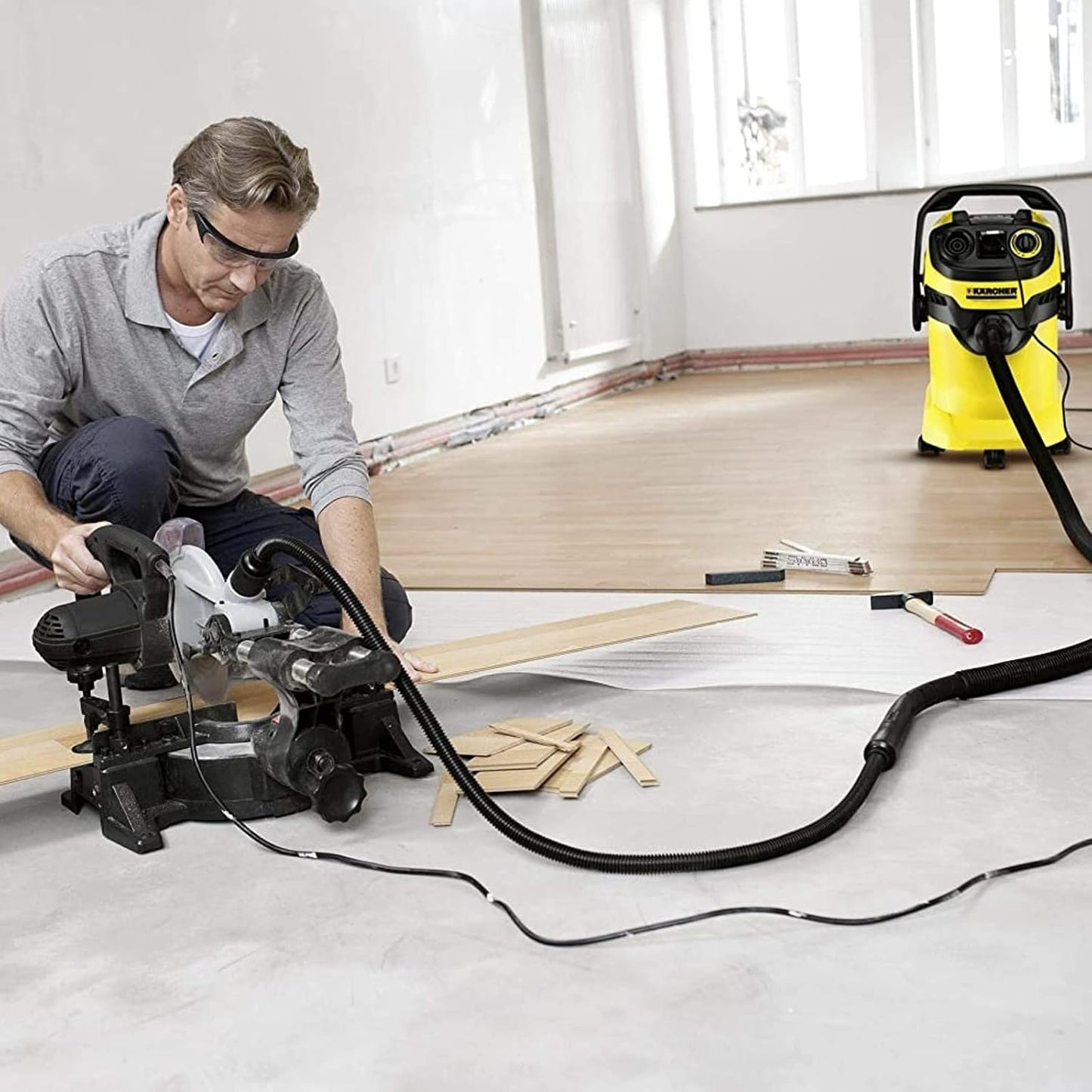 Karcher - WD 4 Wet-Dry Shop Vacuum Cleaner - with Attachments - Blower Feautre, Compact Space-Saving Design - 5.3 Gallon - 1100W