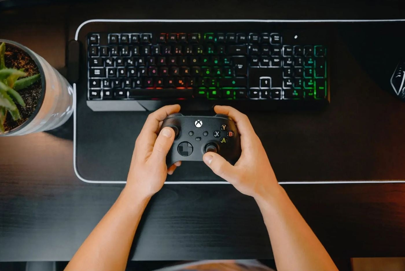 Microsoft QAT-00007 Xbox Wireless Controller f/ Xbox Series X, Xbox Series S, Xbox One, Windows Devices - Carbon Black