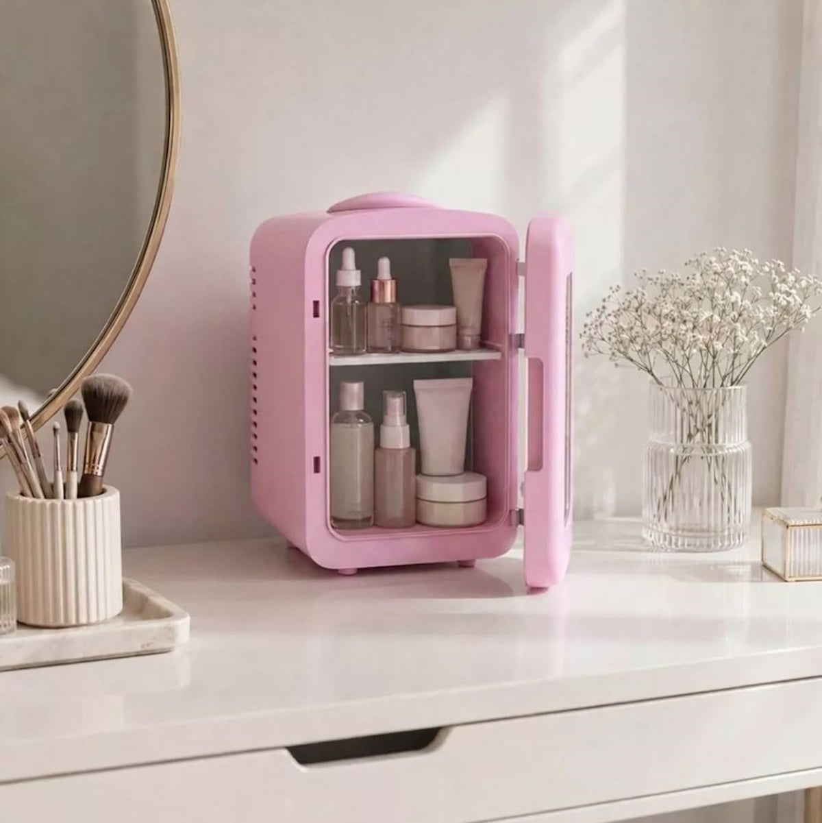 Frigidaire 6 Can Mini Personal Dorm Fridge Cooler Pink EFMIS190-PINK