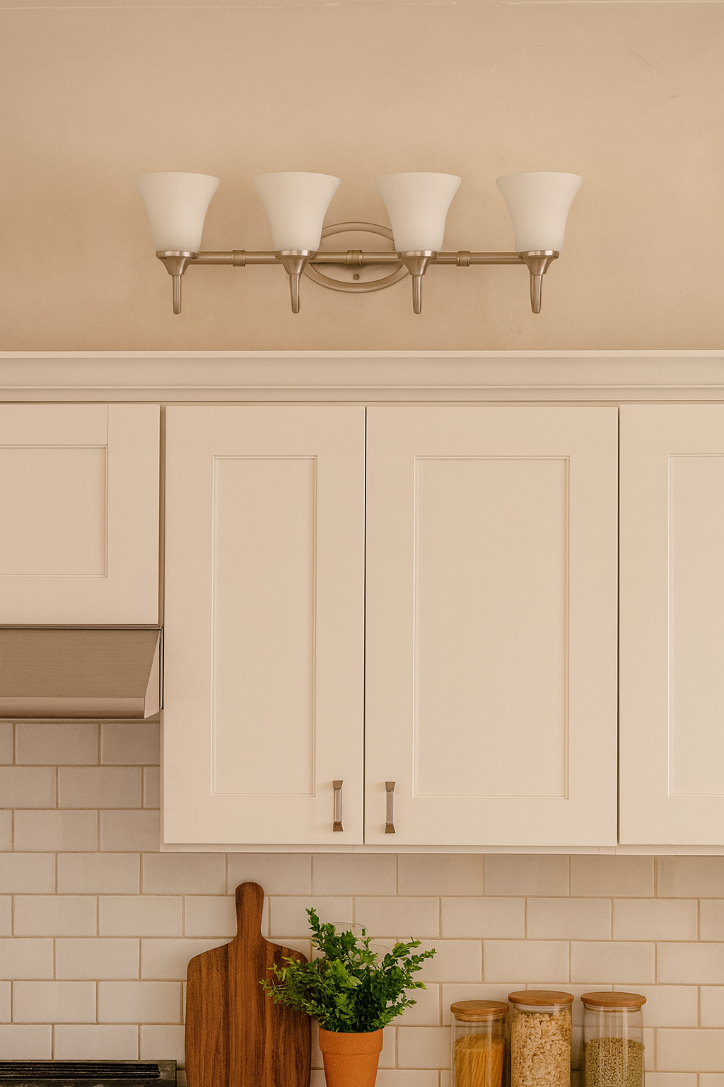LUMINANCE F18044-80 Darby 4-Lights 100W MB Darby Vanity