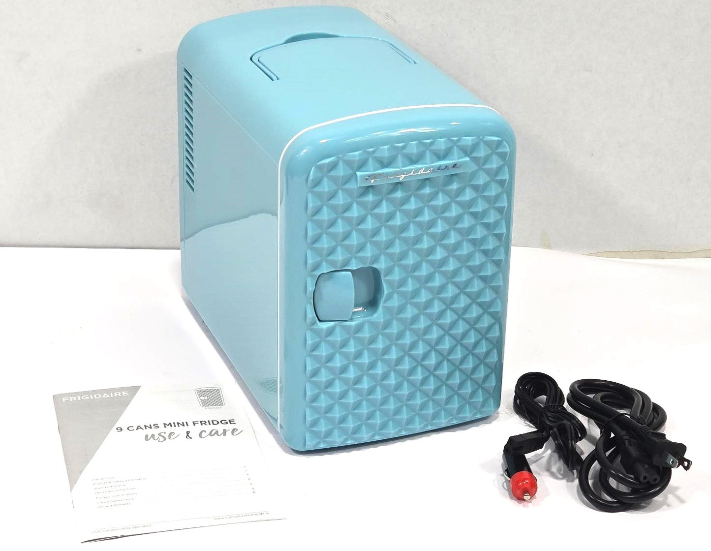 Frigidaire 9-Can 5-Liter Mini Retro Beverage Fridge Diamond Door EFMIS222-BLUE