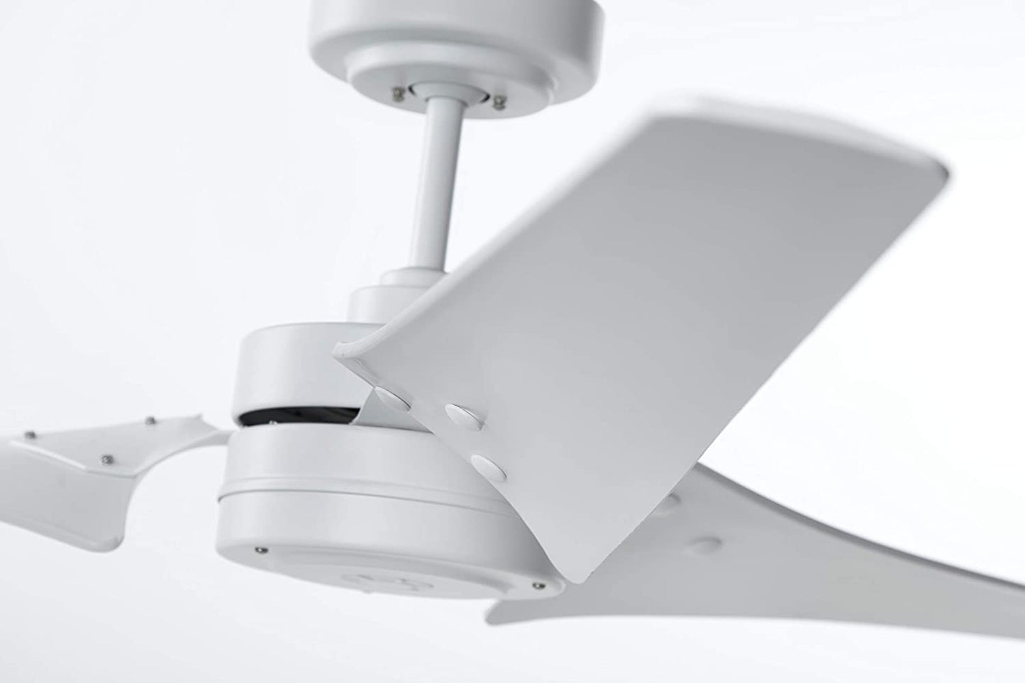 Luminance Noble Comfort AM319405 60" Ceiling Fan, Damp location - White color