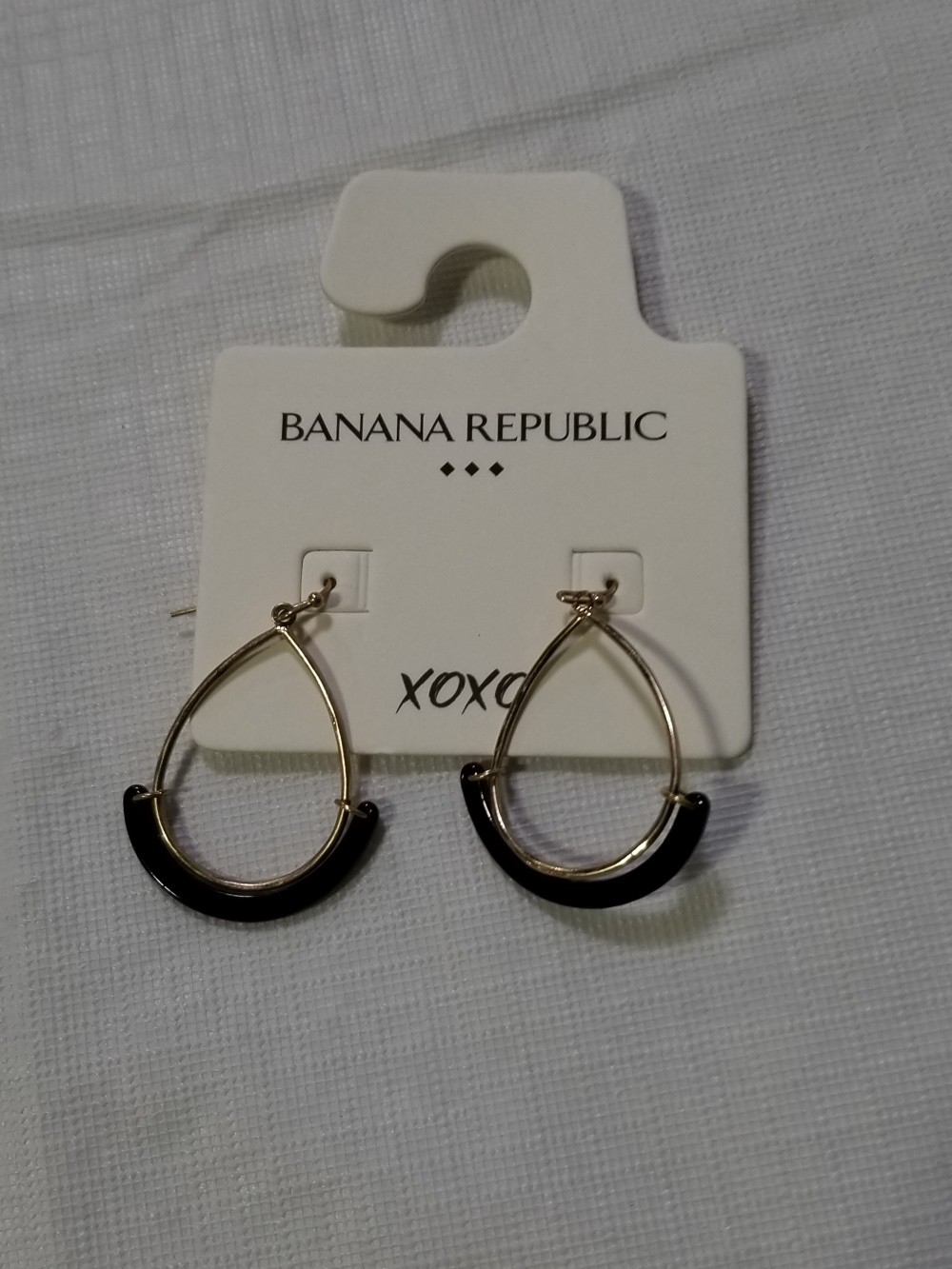 BLACK SLING HOOP EARRINGS